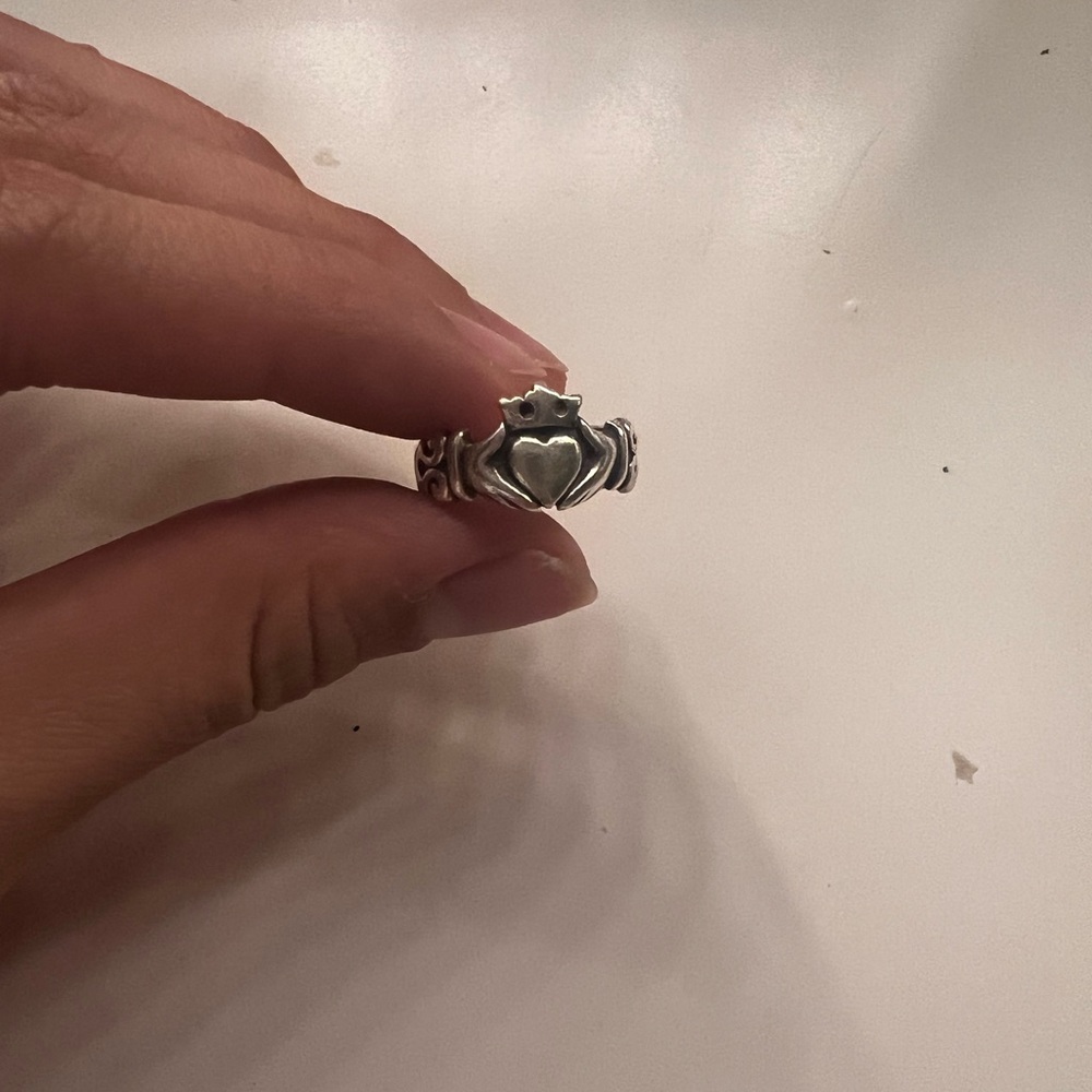 James Avery RETIRED Irish Ring